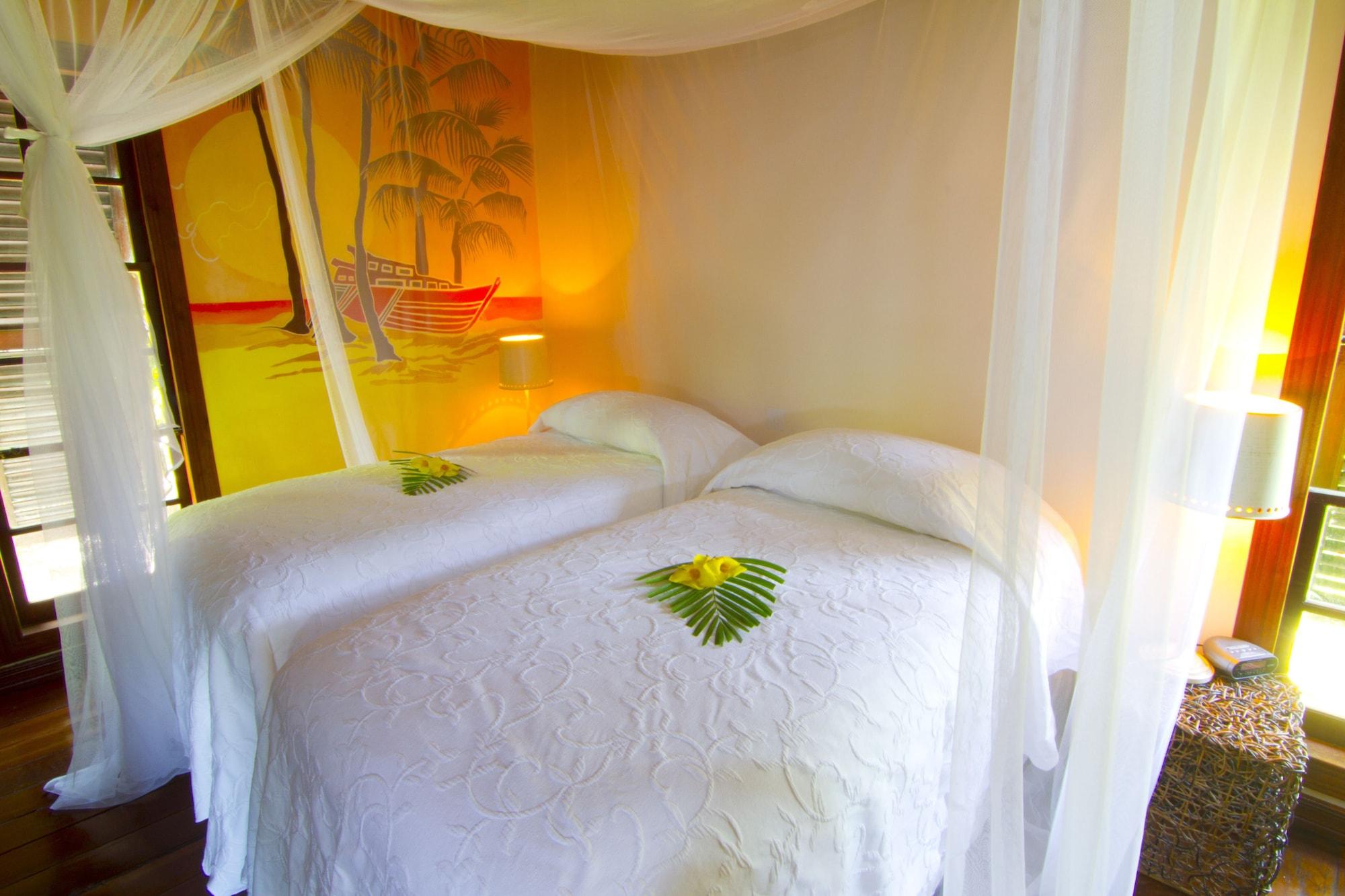 Le Phare Bleu Boutique Hotel And Marina St. George's Ngoại thất bức ảnh