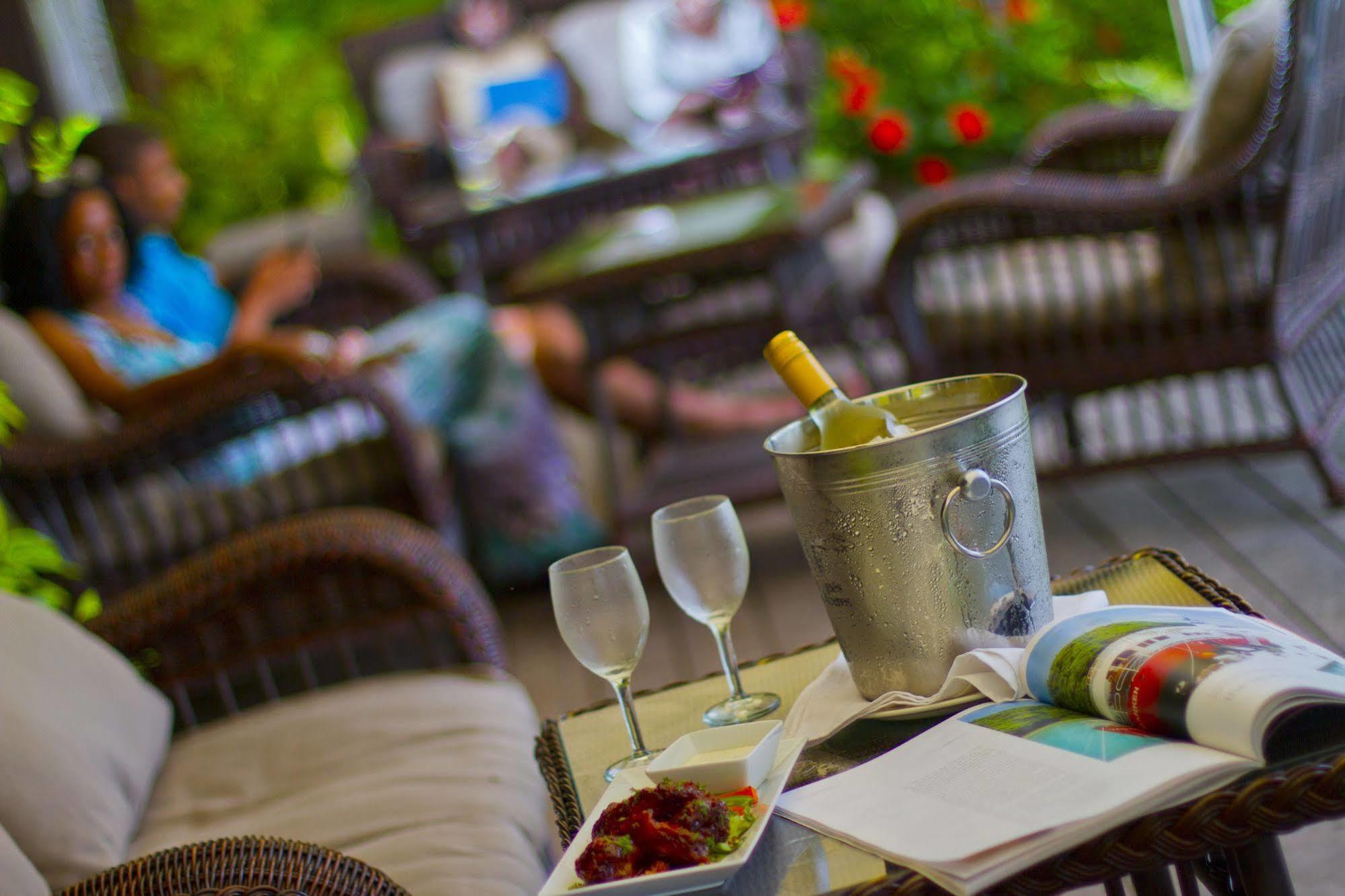Le Phare Bleu Boutique Hotel And Marina St. George's Ngoại thất bức ảnh